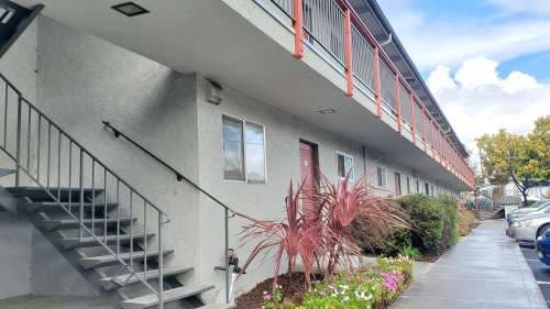 555 Westmont
