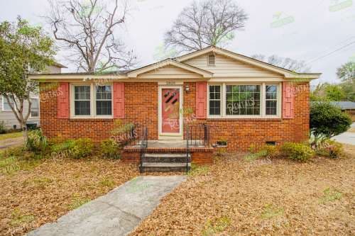 Charming Shandon Corner Lot Home – Hardwood Floors