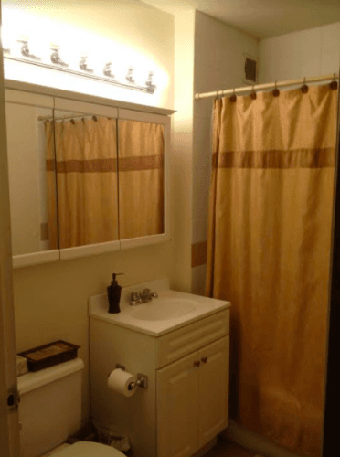 Mega Harlem townhouse 1br