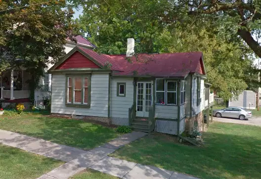 295 Bayley Ave