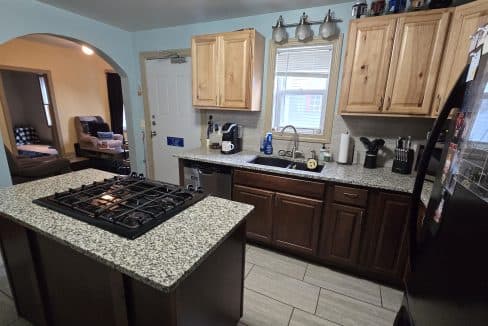 Loos Properties – 707 West 6th St