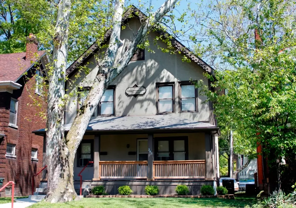 242 E 18th Ave
