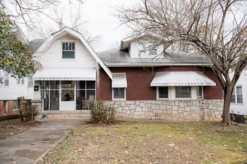 1506 W Friendly Ave