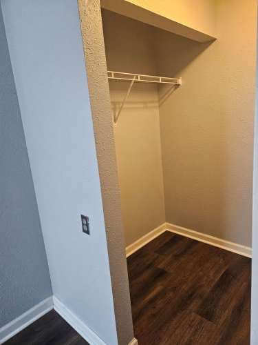 ASHBURN COURT APARTMENTS