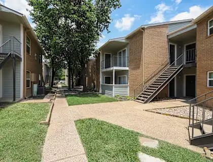 Deerwood Apartments