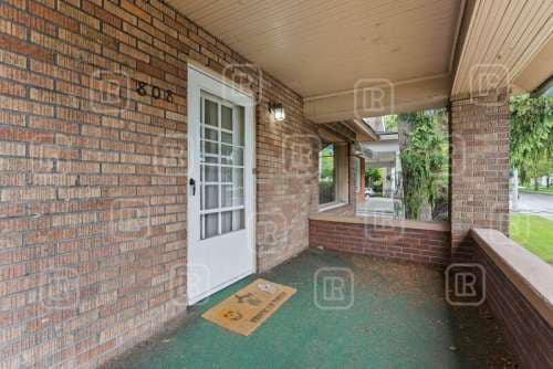 808 East Mission Avenue