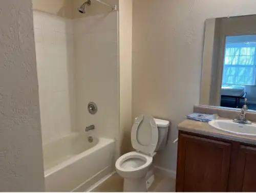 Oaks Apartments