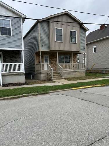 636 Locust St