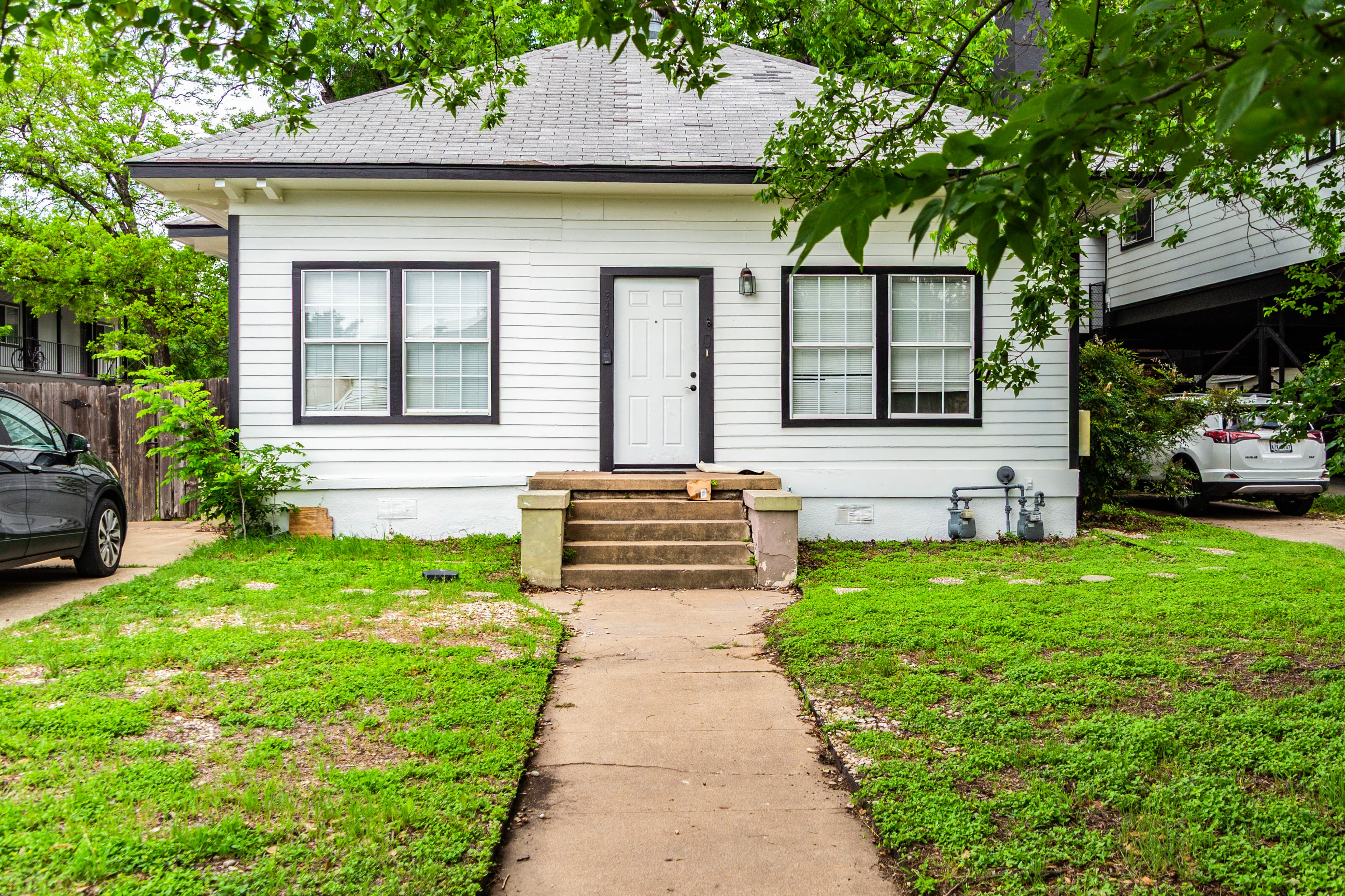 3410 Speedway - MOVE IN READY