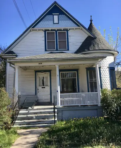 Beautiful turn of century Victorian house available for rent