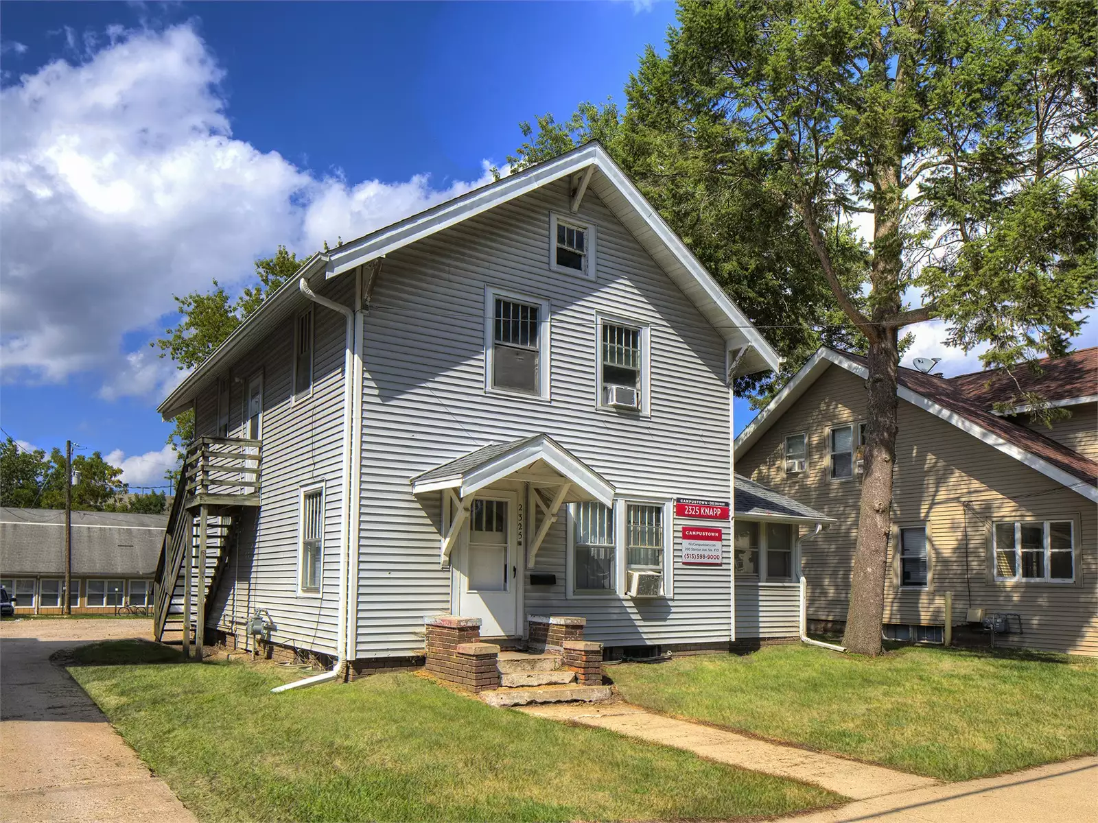 2325 Knapp St