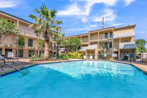 Oak Park Apartments
