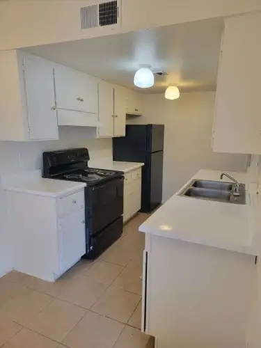 Casa Blanca Apartments