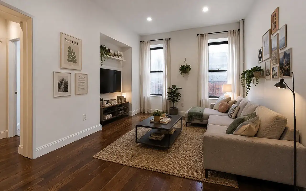 124 St