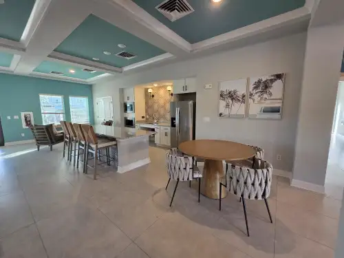 Palm Breeze Apartments