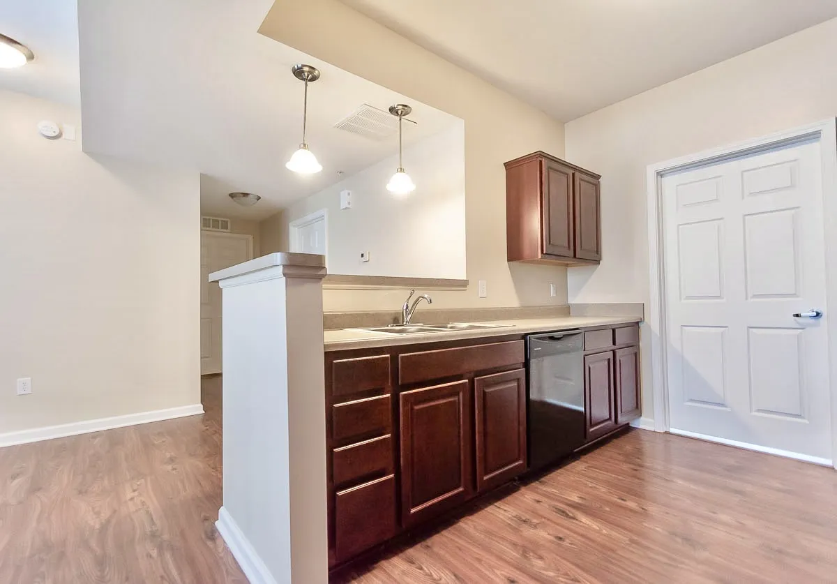 Tenth & College Horizons Apartments