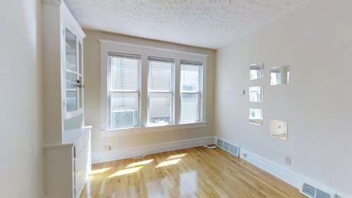 86-88 E Chittenden Ave