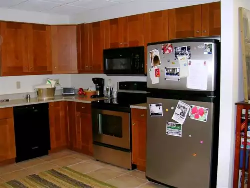 15 W Union St