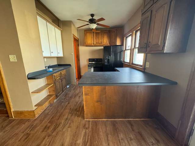 Huge 4 bedroom House with large garage