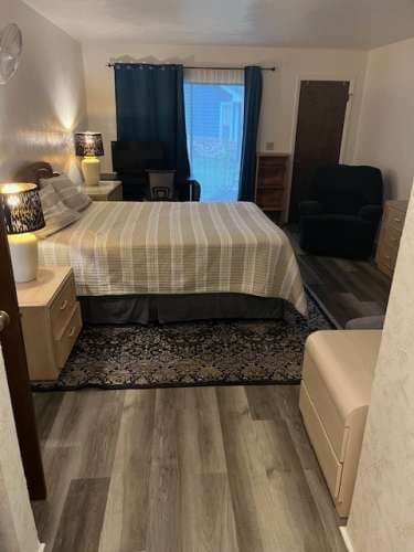 Spacious Master Bedroom for Rent in Hawks Landing Condo