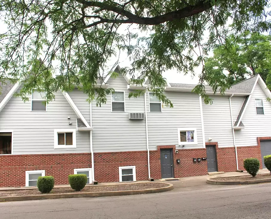 800 W White River Blvd