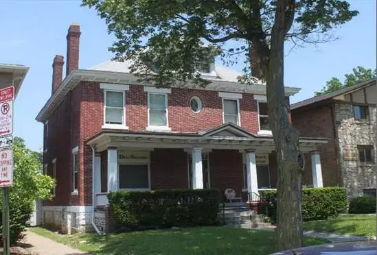 38 E 17th Ave