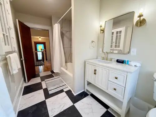 Completely Remodeled Near Campus!