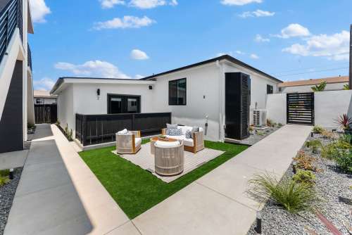 Spacious 2 bedroom unit in heart of Linda Vista **$1