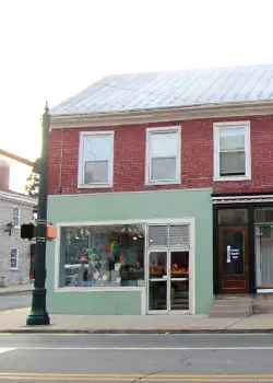 279 W Main St