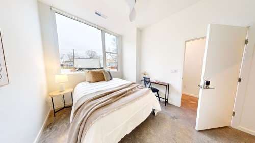 Private Room with Walk-In Closet – Utilities & WiFi Included