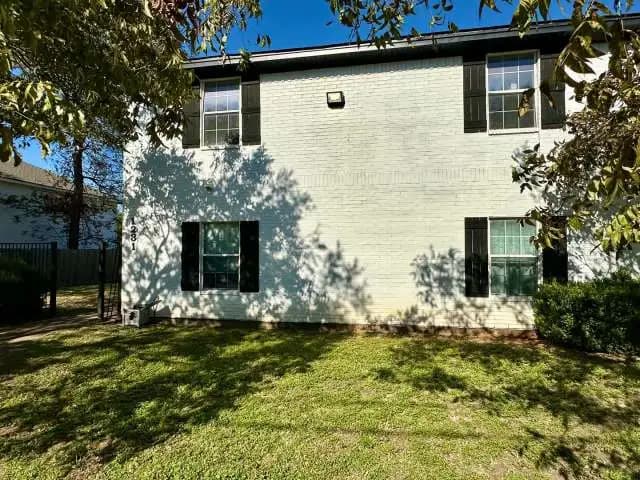 HUGE 4-Bed