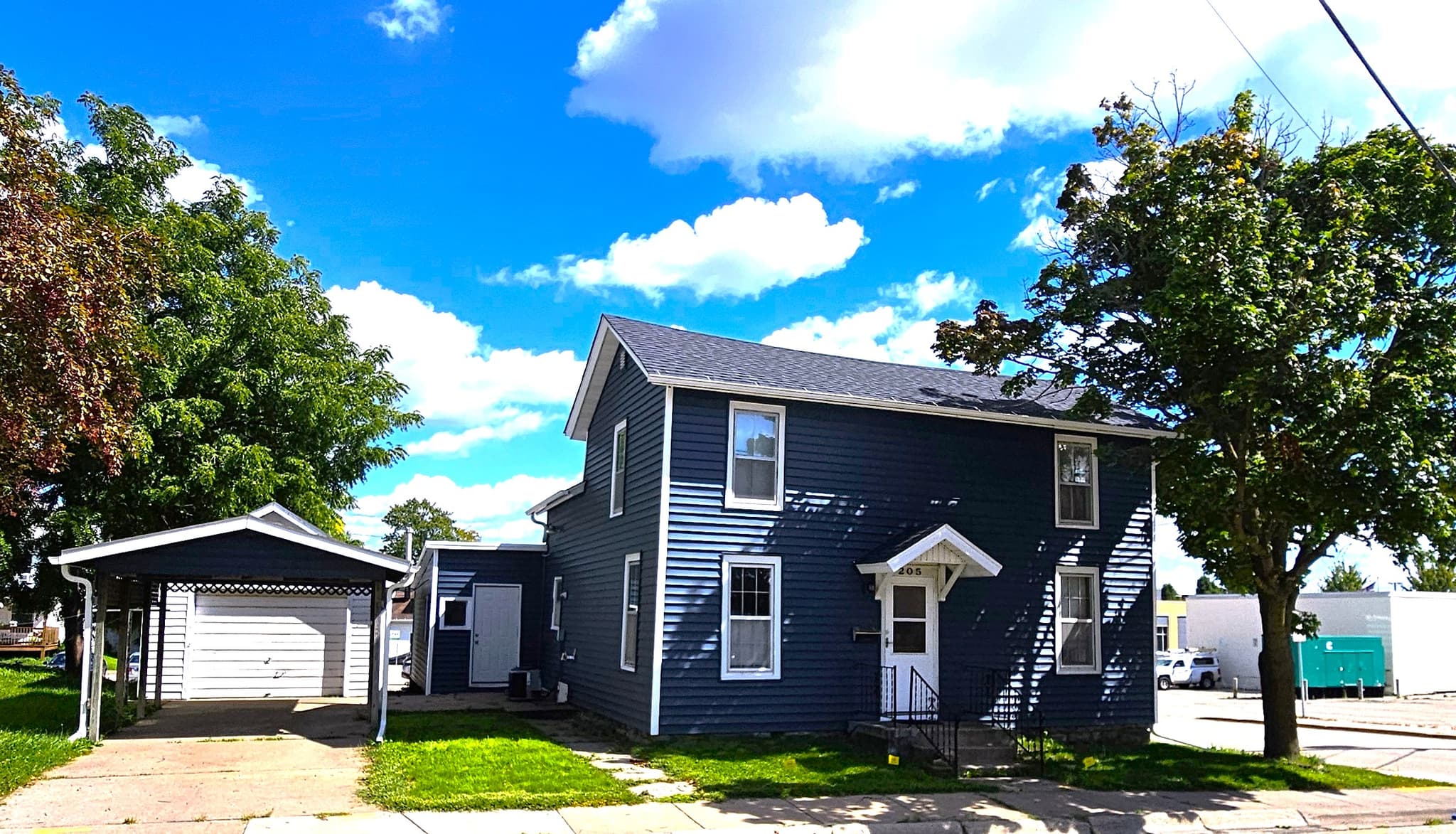 205 N Bonson St