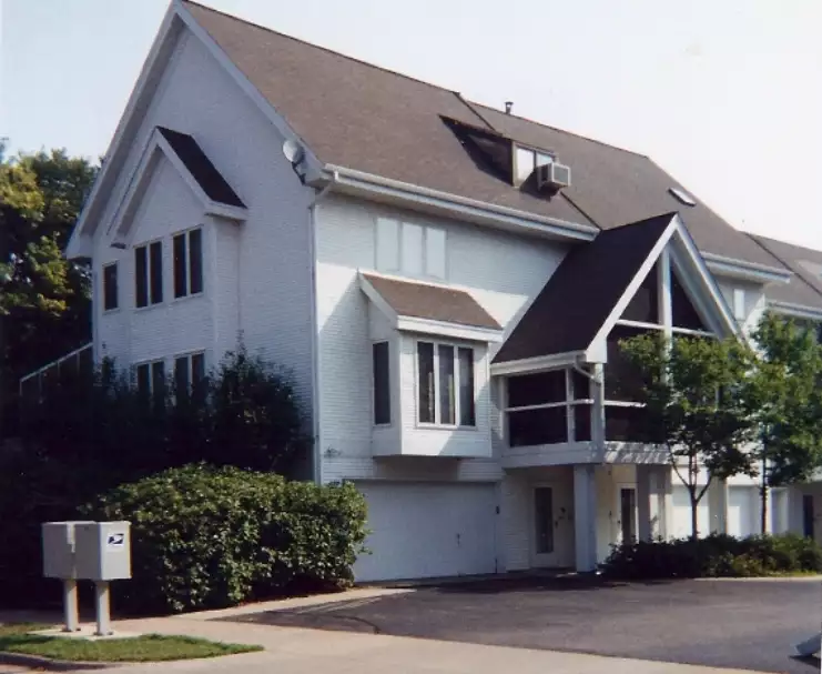 903 Dartmouth Pl