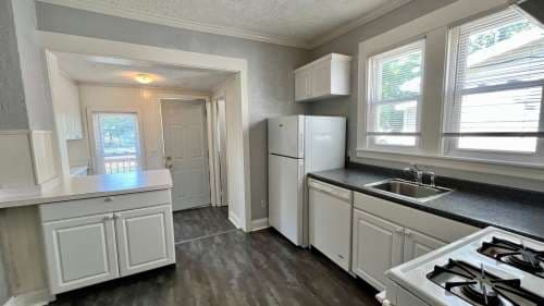 1133 Muskegon NW