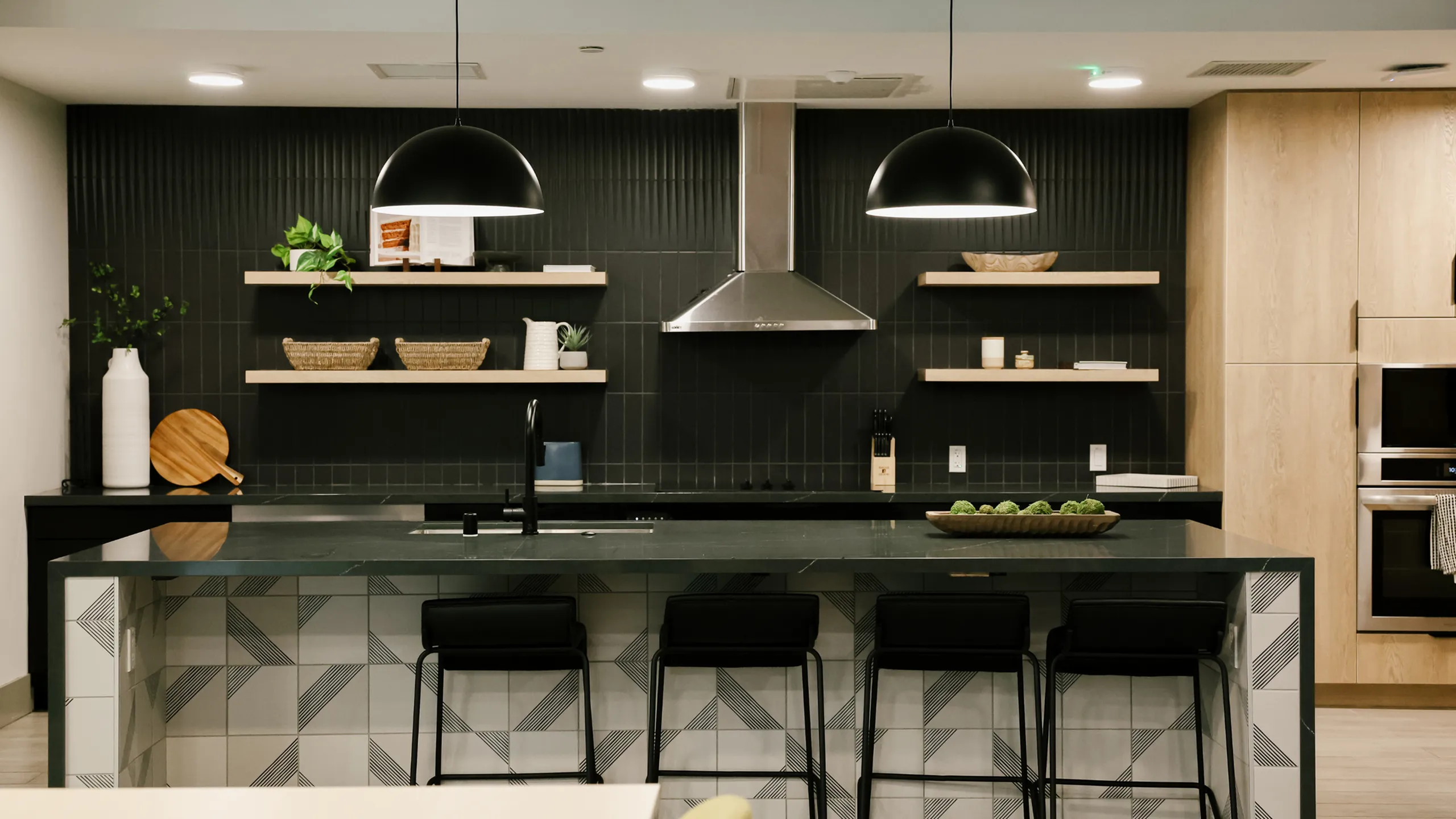 6nineteen Student Apartments