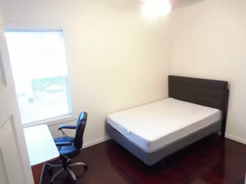 137-139 Lexington Ave
