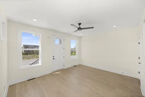 3805 Dr