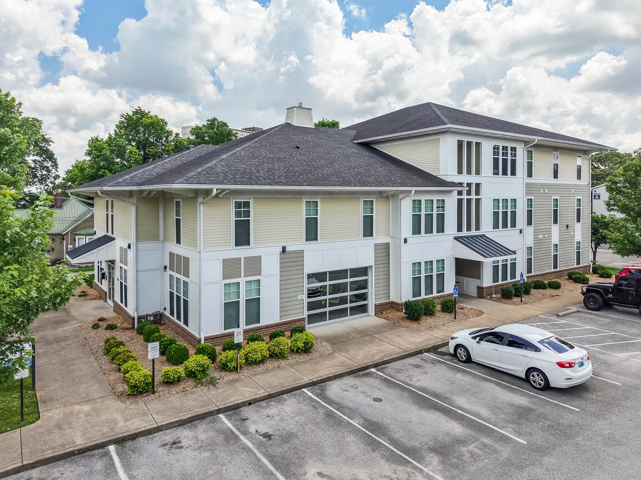 1240 Center St
