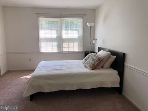 5 minute walk to GMU - Fully Furnished - Private bedroom with Private bathroom