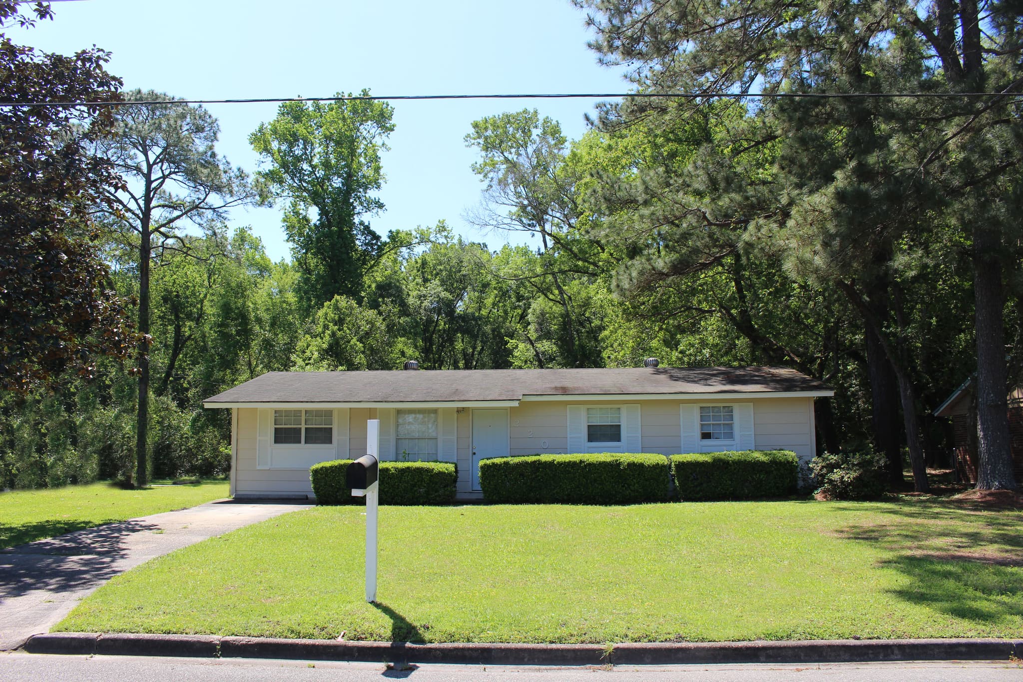 2203 Melanie Dr