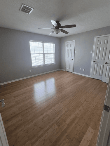 3 bed 3 bath one block away from Baylor