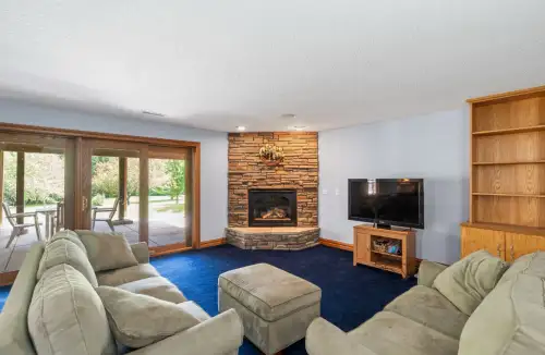 514 Lakeside Manor Dr