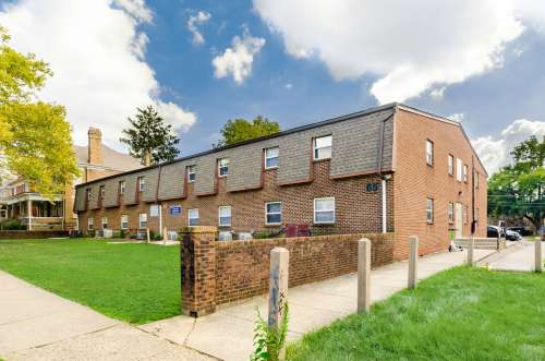 65 E 18th Ave