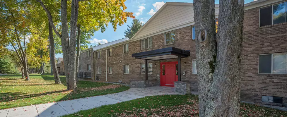Hayes Student Living - 600 Country Club Rd