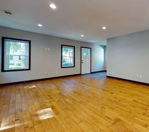 Affordable five bedroom house close to U of M campus! Great yard and parking !