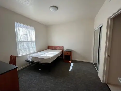 Oaks Apartments