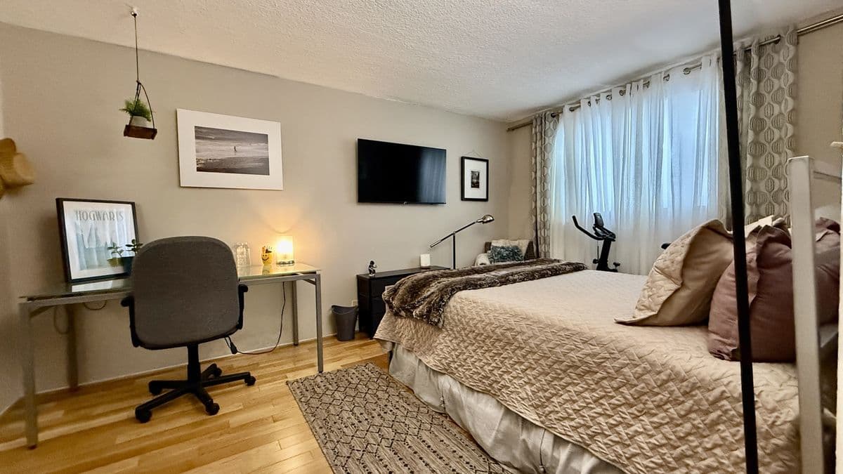 Universal Student Housing (USH)