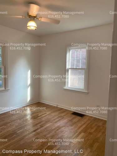 2236 Foster Ave