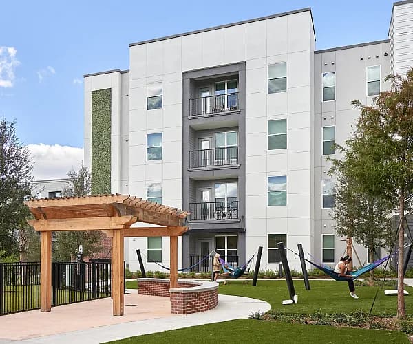 The Accolade Collegiate Village West