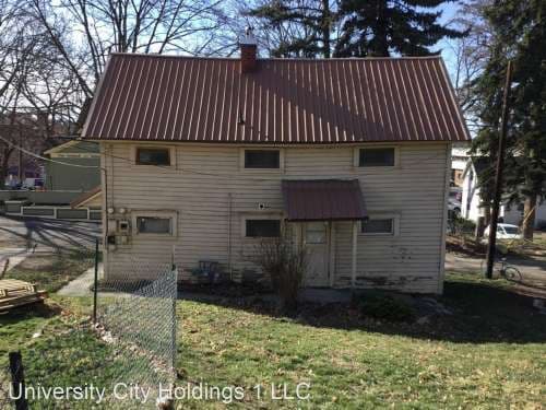 216 E 7th 1/2